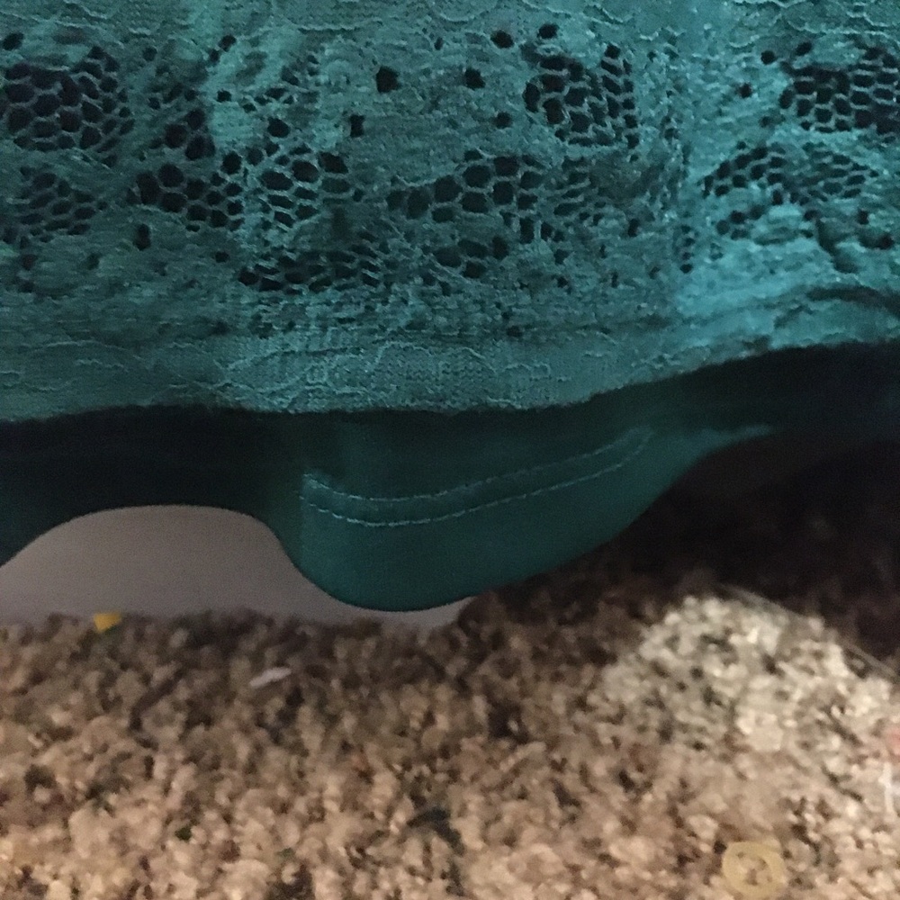 Emerald green lace dress - Picture 5 of 5